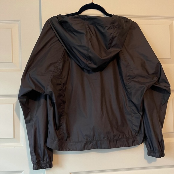 Lululemon windbreaker - Picture 3 of 5